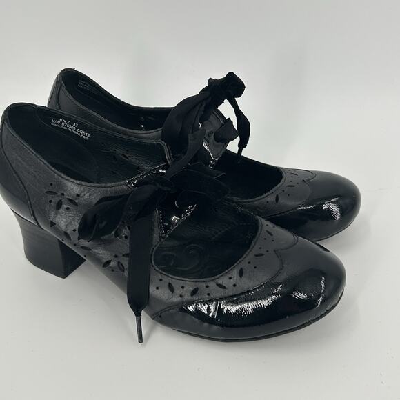 BORN Women’s Black Patent Leather Laser Cut Lace Up Heels Size 6.5 37 - Picture 1 of 12
